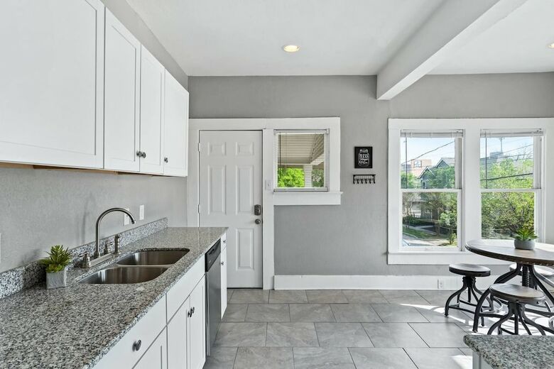 River City Retreat Best Location, Sleeps 4!
