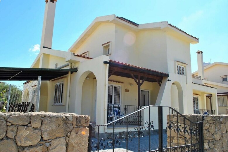 Villa Thornburry By Amy Villas