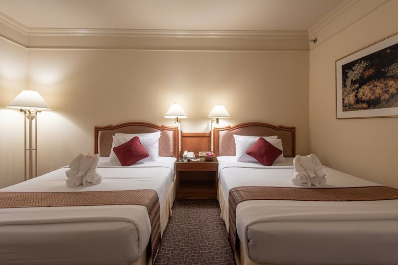 Montien Riverside Hotel