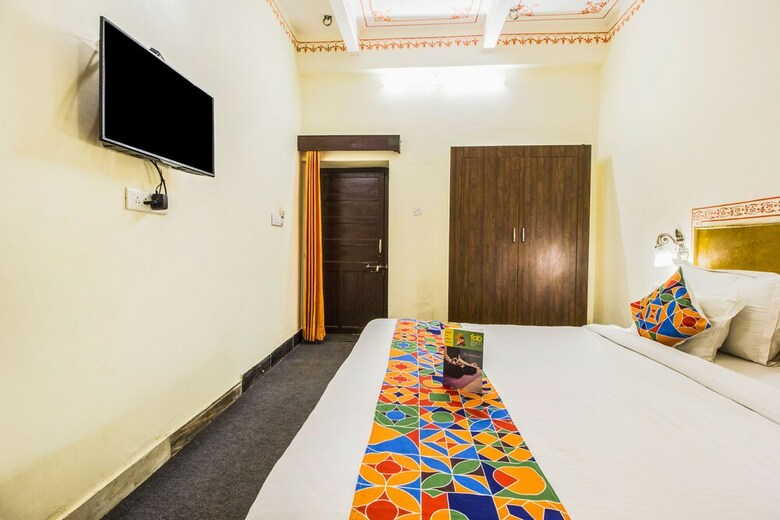 Hotel Fabexpress Janki Vilas
