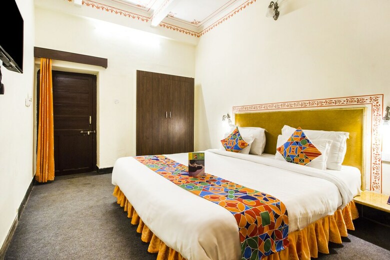 Hotel Fabexpress Janki Vilas