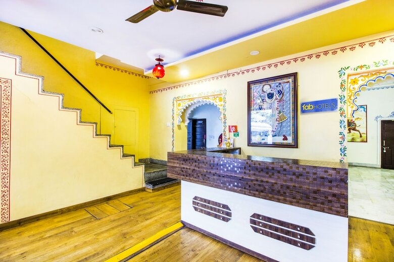 Hotel Fabexpress Janki Vilas