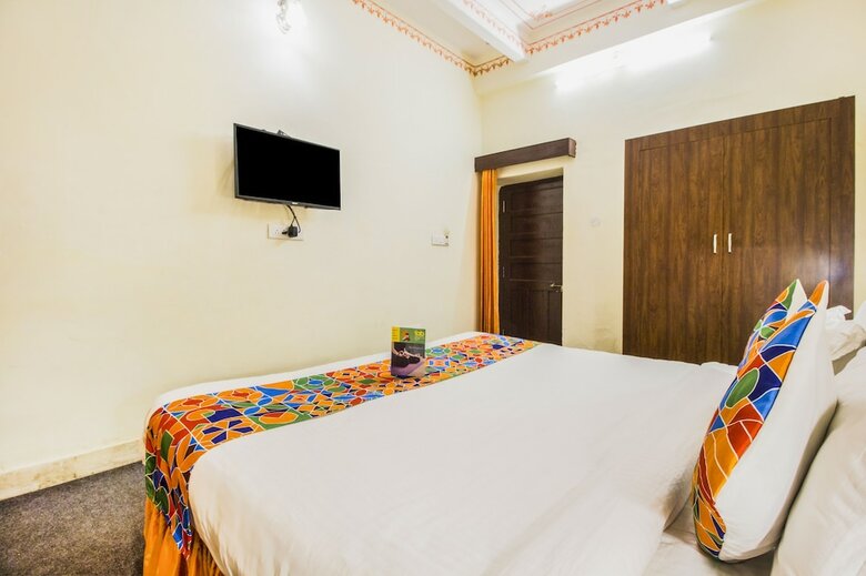 Hotel Fabexpress Janki Vilas