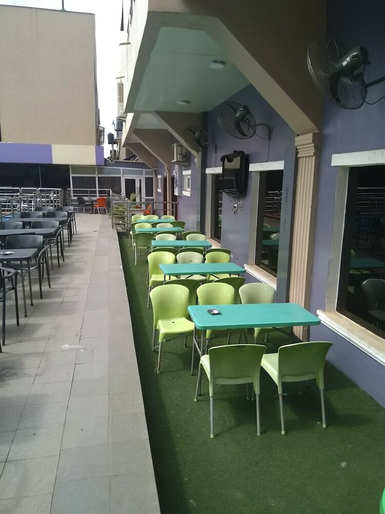 Hotel Havannah Suites & Conference Centre
