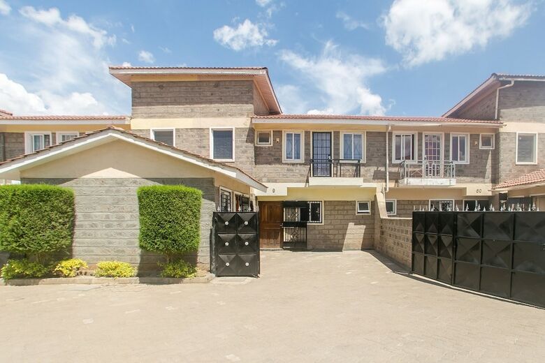Lux Airport Inn