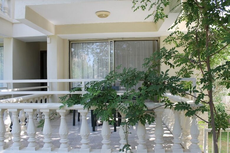 Babylon Gardens Apart Hotel