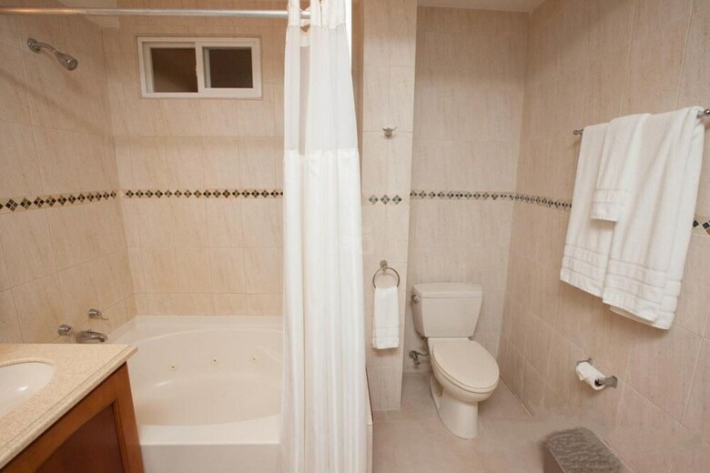 Aparthotel Tropical Suites Hotel