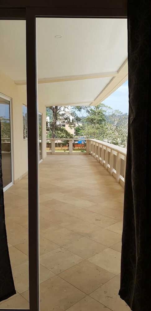Aparthotel Villa Montana