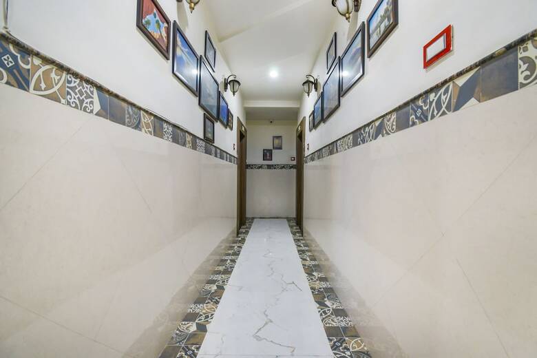 Fabhotel Galaxy Star