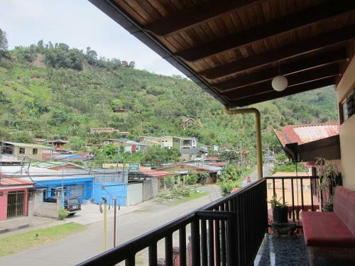 Hostal Hotel Reventazon & Guesthouse