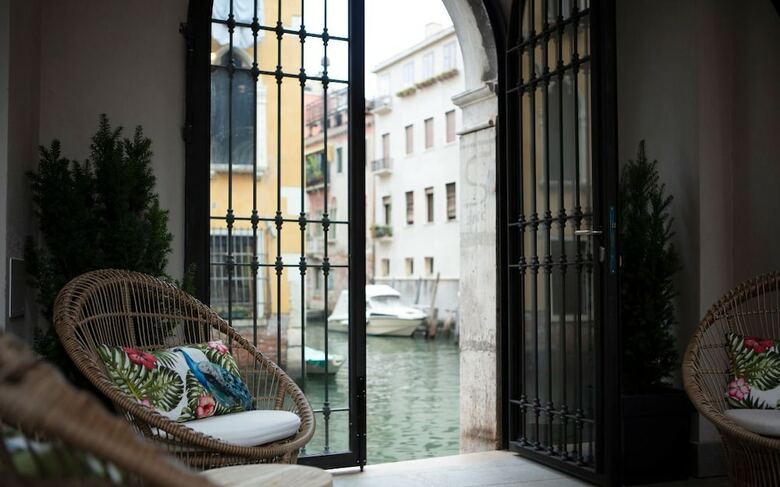 Aqua Apartments