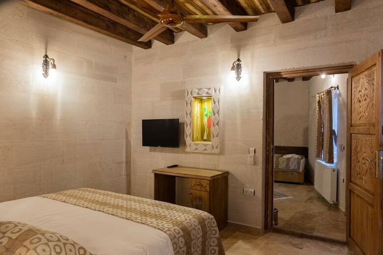 Hotel Grand Elite Cave Suites