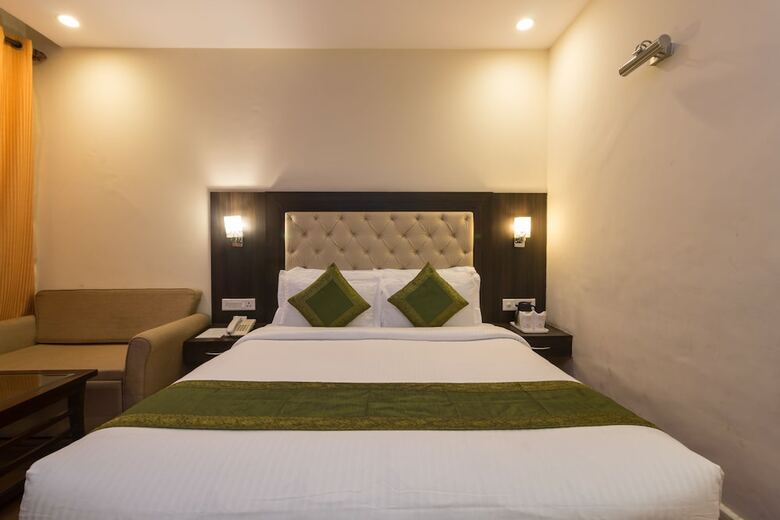Hotel Nand Residency