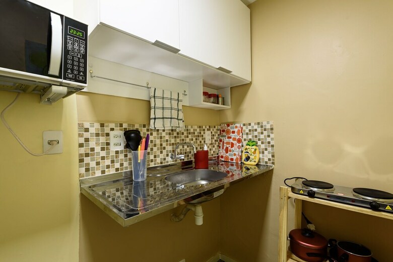 Apartment Near The Subway With 2 Balconies