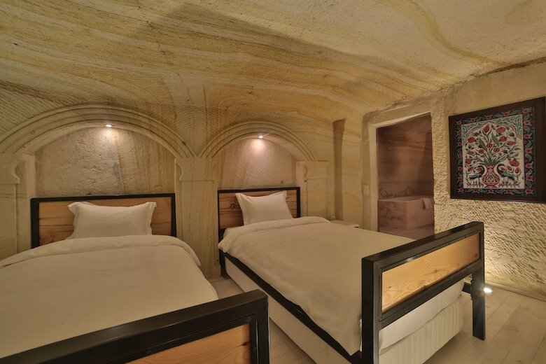 Hotel Taru Cave Suites