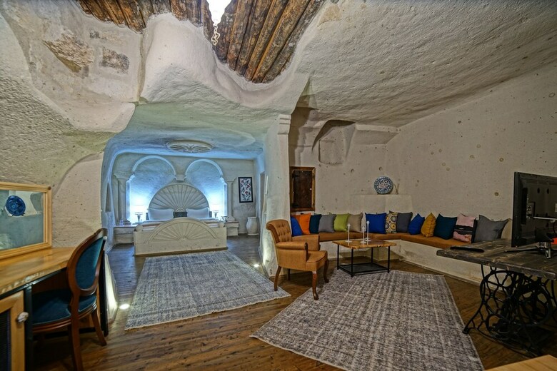 Hotel Taru Cave Suites