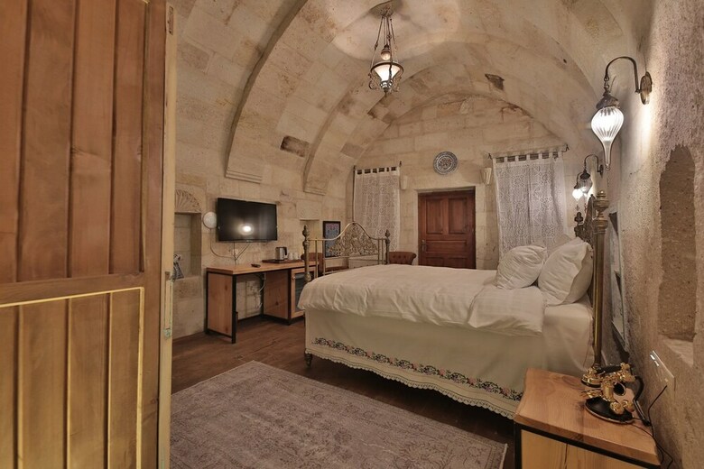 Hotel Taru Cave Suites
