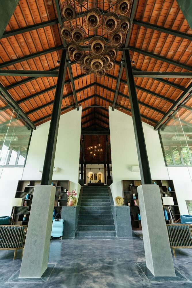 Hotel Aravinda Resort