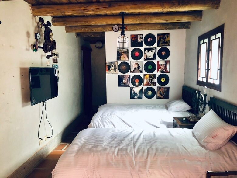 Bed & Breakfast Tomato Red Classical Homestay
