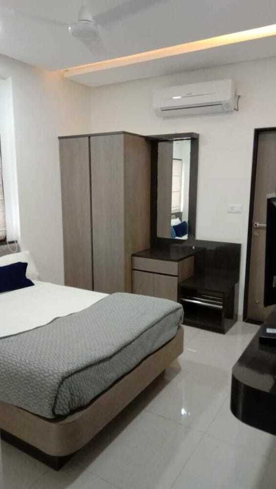 Hotel Sai Krupa Lawn And Regency