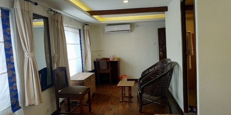 Hotel Heranya La:ku