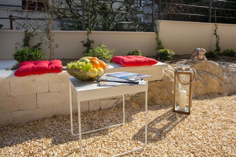 Luxury Apartment Marjan White