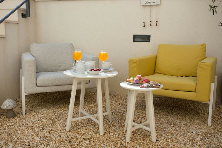 Luxury Apartment Marjan White