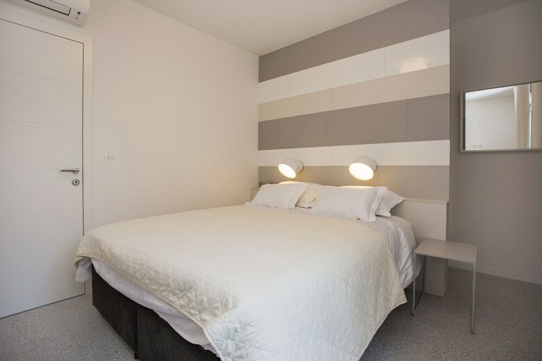 Luxury Apartment Marjan White