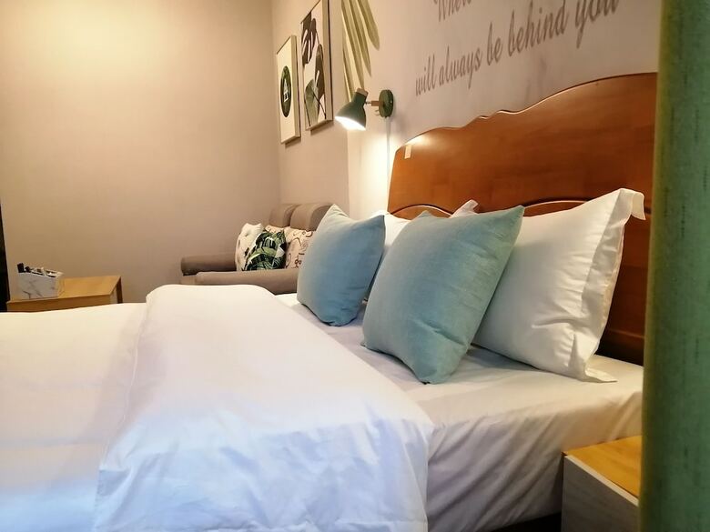 Yiqianshu City Apartment