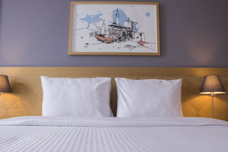 Four-g Hotel
