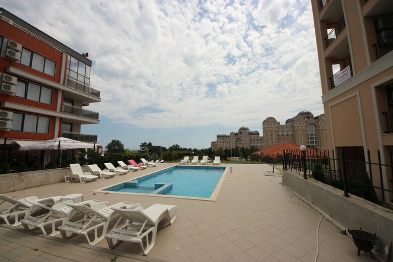Menada Apartments In Villa Yurta