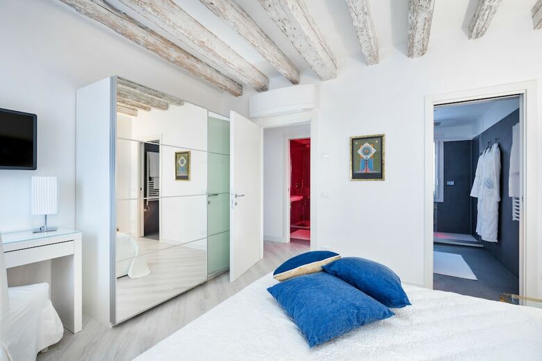 Venice Heaven Apartments Biennale