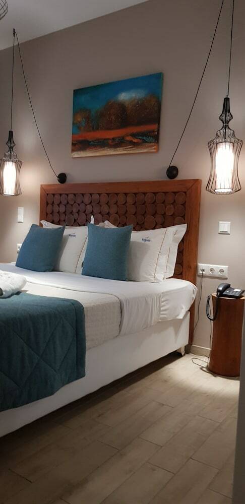 Aparthotel Hatzoudis Luxury Suites