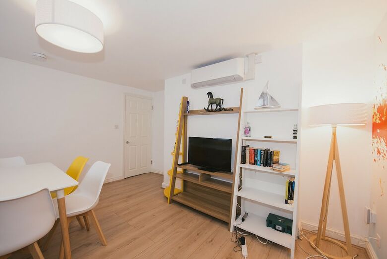 River Court Apartments (Peymans)