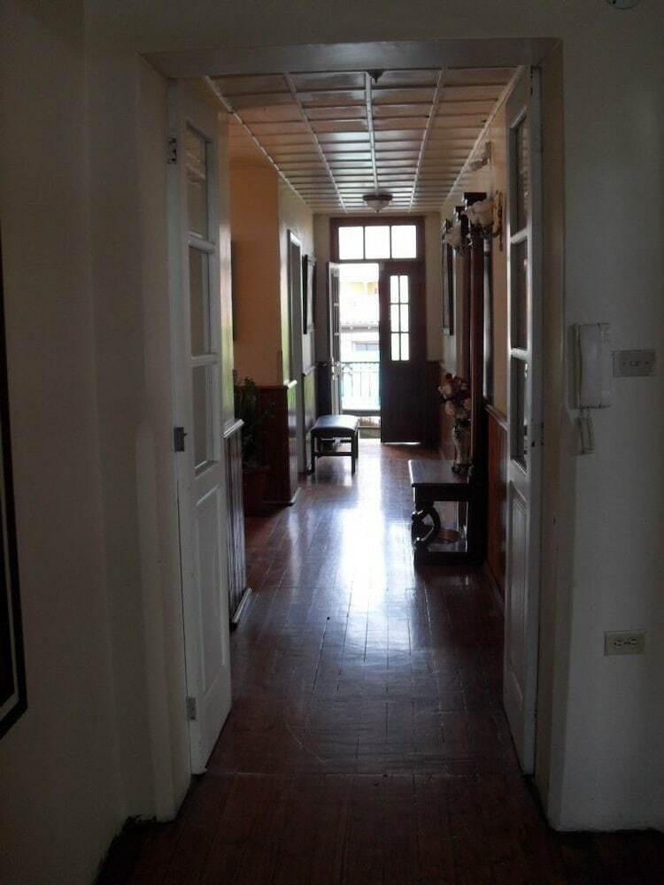 Hotel Hostal Volunteer House