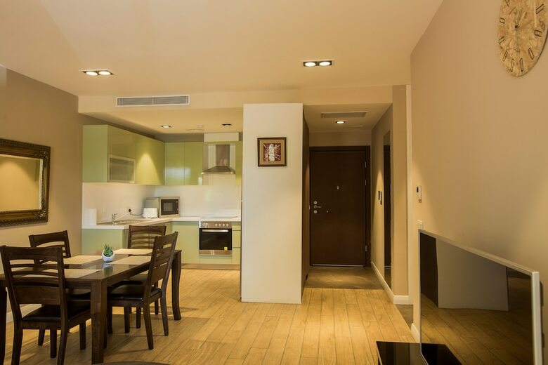 Apartamentos Accra Fine Suites