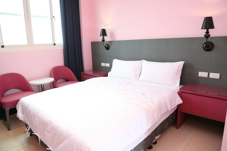 Bed & Breakfast See Happiness