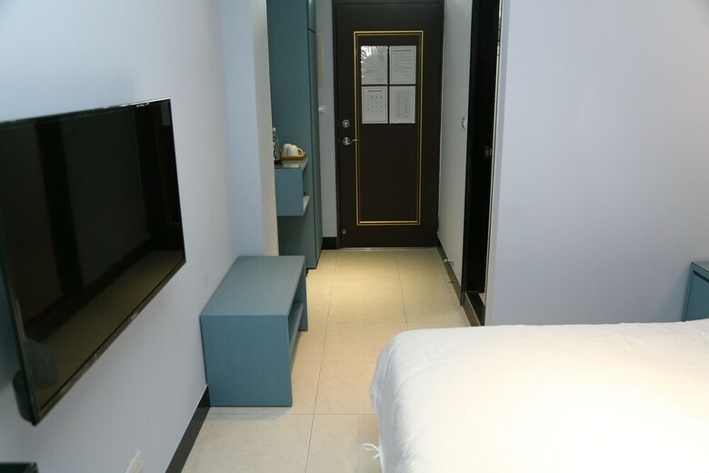 Bed & Breakfast See Happiness