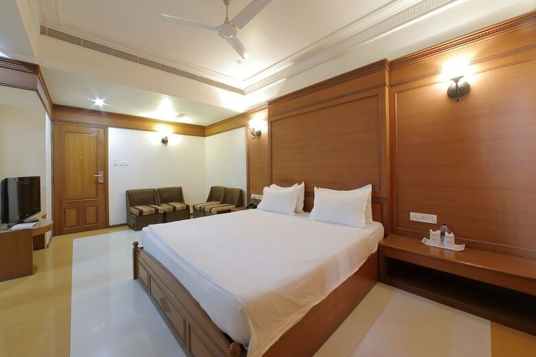 Hotel Summit