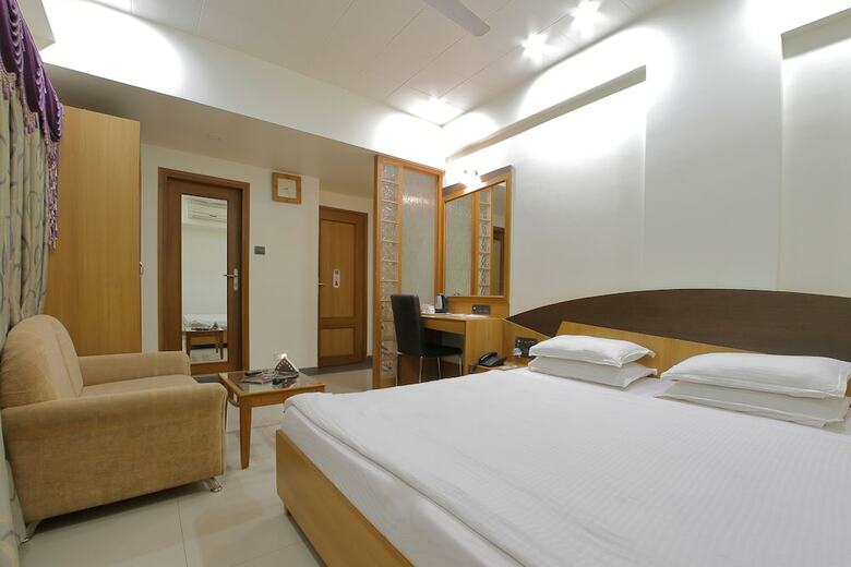 Hotel Summit