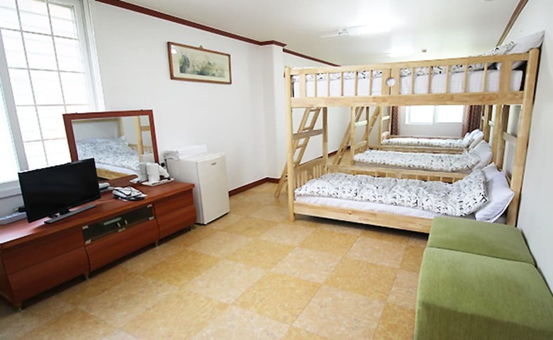 Hostal The Red House - Hostel