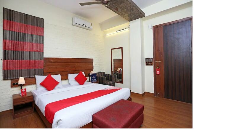Fabhotel The Townhouse