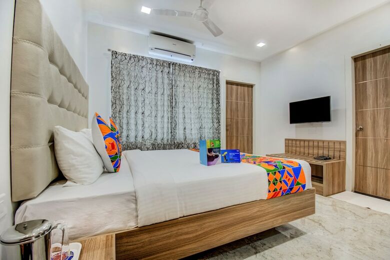 Fabhotel Spring Height