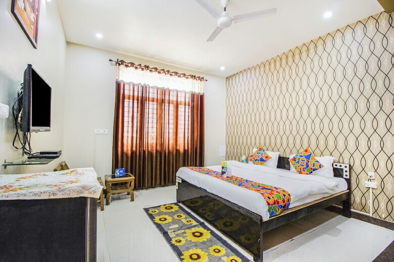 Hotel Fabexpress Queen Palace