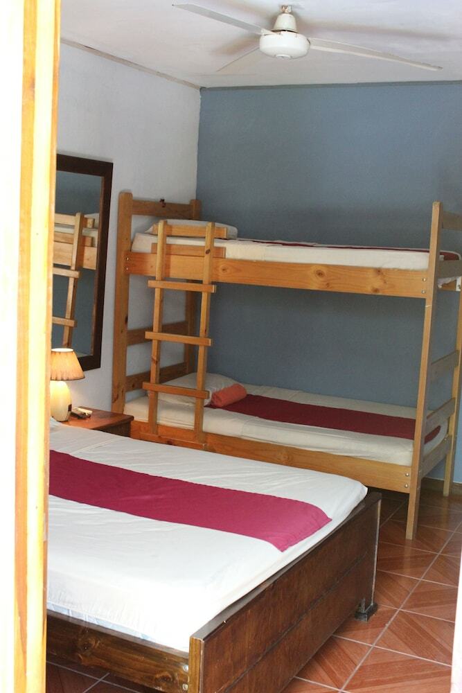 Apartamentos La Costa