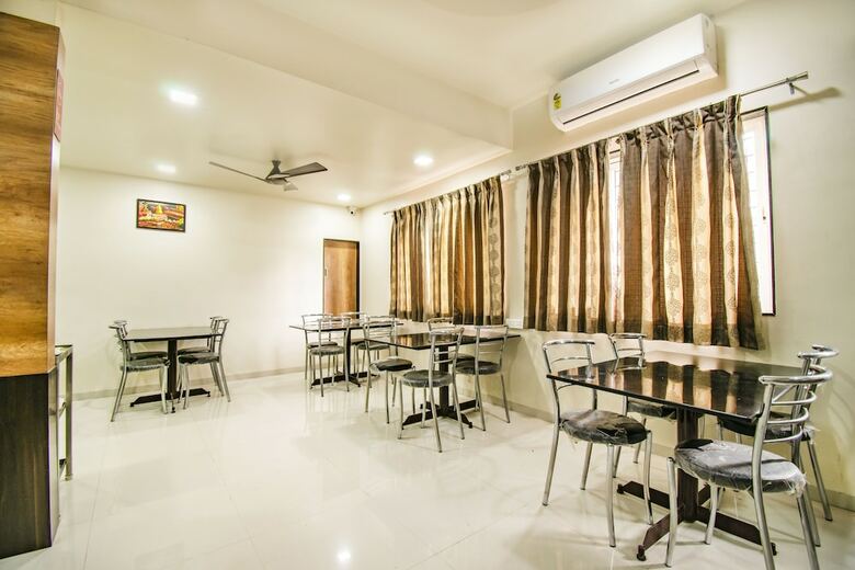 Fabhotel Suyog Inn