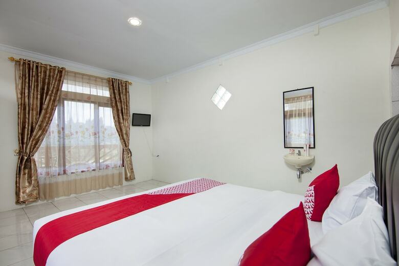 Hostal Oyo 559 3 Berastagi
