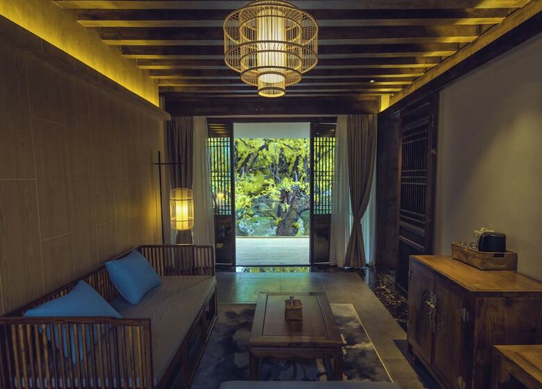 Lijiang Qilu Garden Hotel