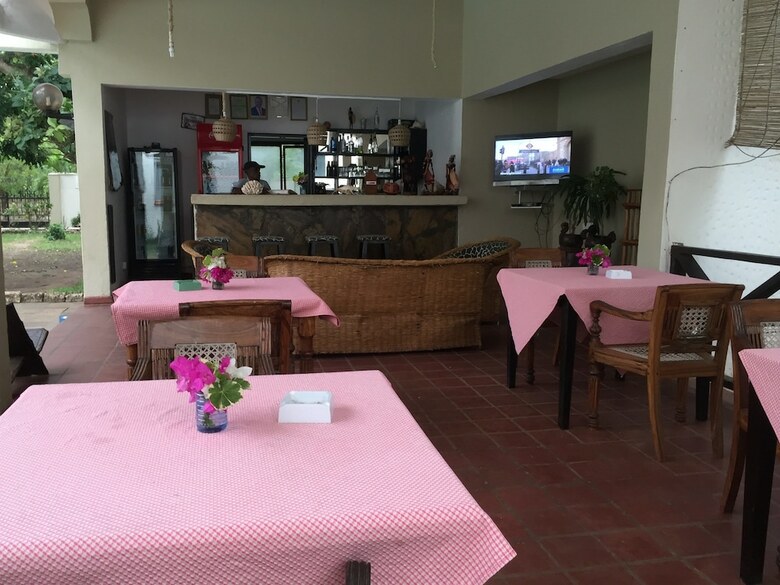 Aparthotel Wayside Beach Diani