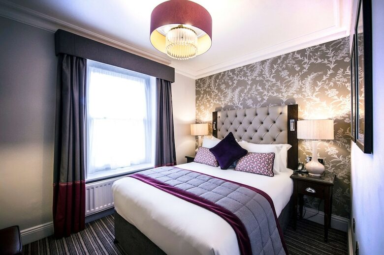 Hotel Cheltenham Park